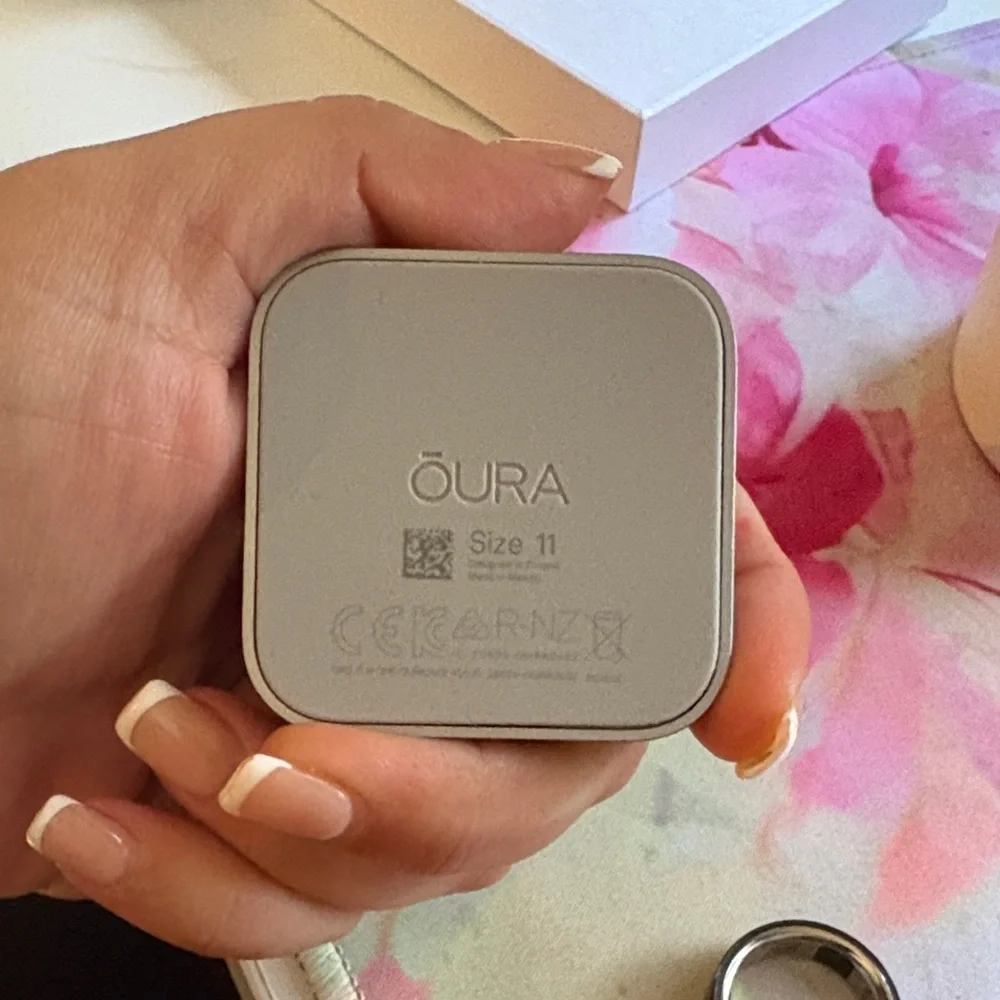 Oura Smart Ring - Black and Silver